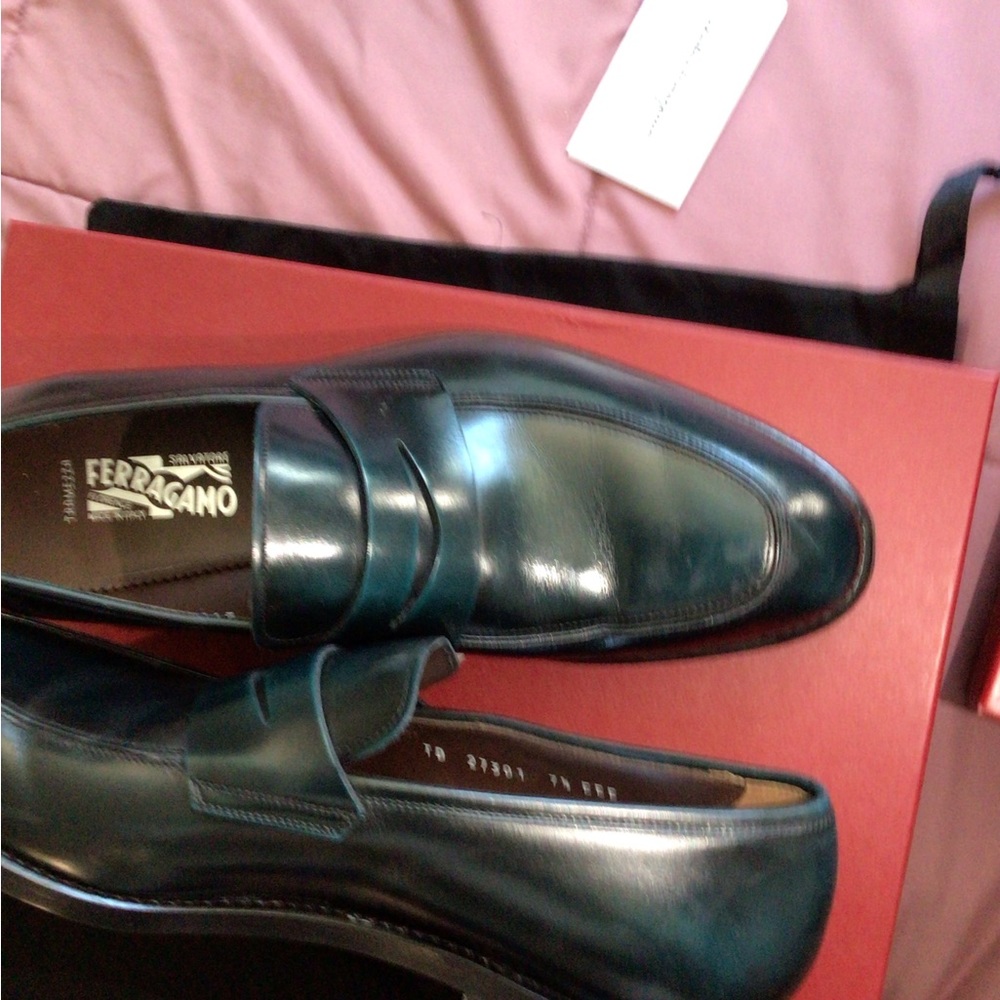 Ferragamo shoes - Picture 2 of 6